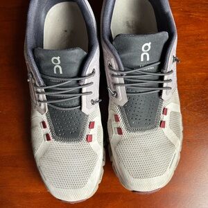 ON Cloud 5 Athletic Shoes